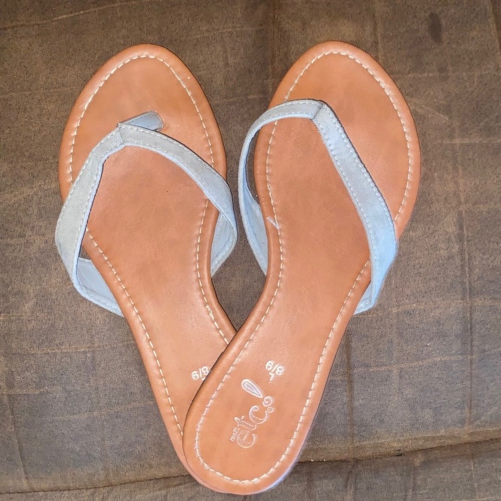 Women’s Gray Flip Flops/Sandals